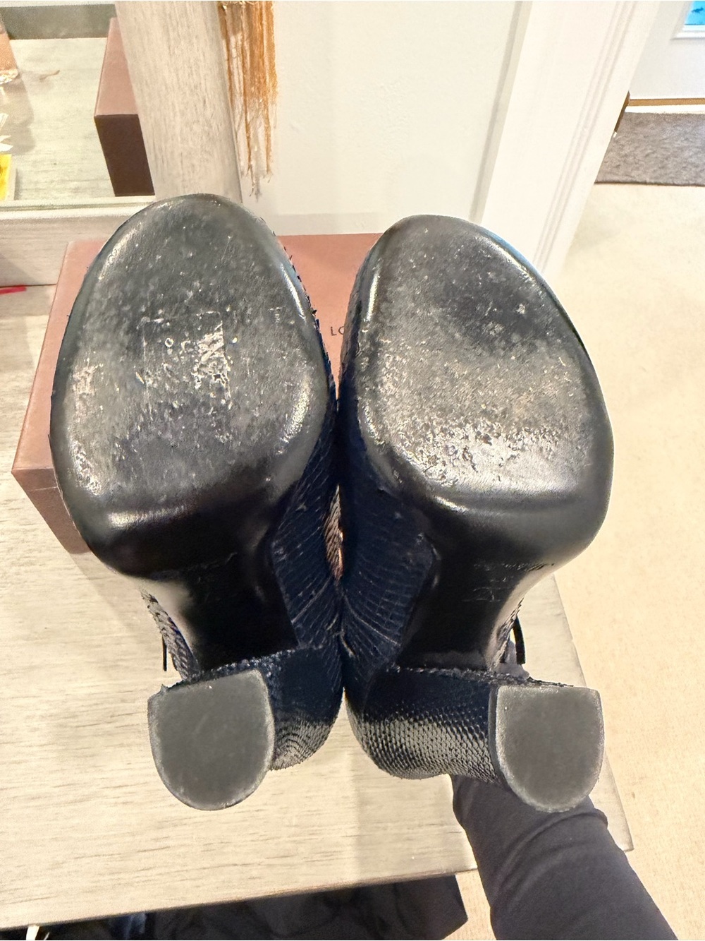 ***SOLD*** Louis Vuitton Fall 2011 Navy Blue Python Fetish Pumps - Picture 5 of 5